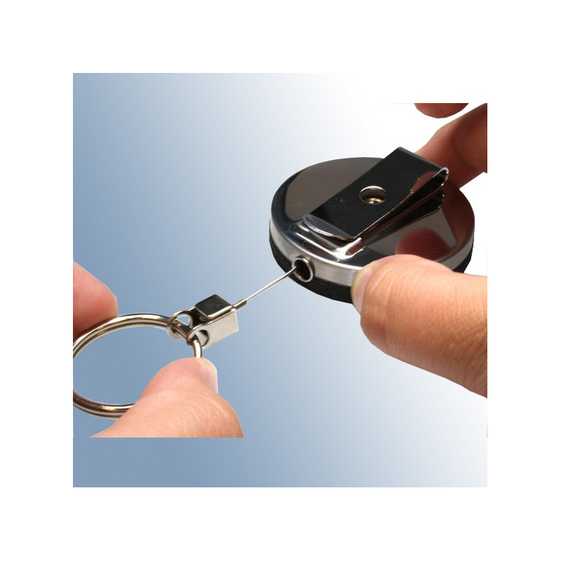 Ausweisjojo aus Metall mit Schlüsselring und Gürtelclip